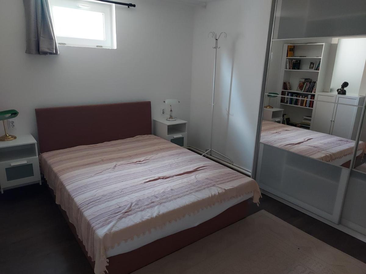 2+2személyes apartman kerttel Apartamento Székesfehérvár Exterior foto